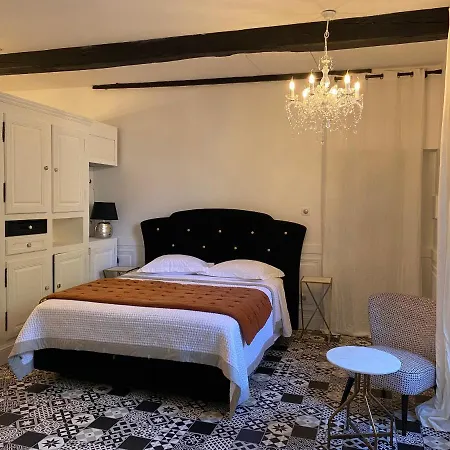 Guest house D'hote 1787 : Les Terrasses Des Pyrenees Laloubere